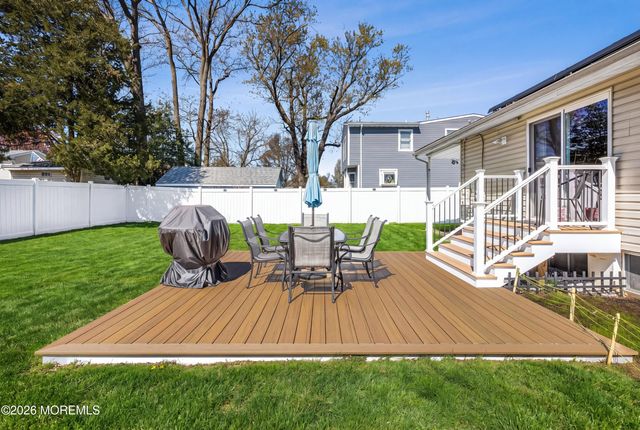 27 Lafayette Drive, Hazlet, NJ 07730