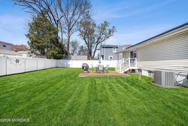 27 Lafayette Drive, Hazlet, NJ 07730