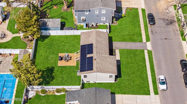 27 Lafayette Drive, Hazlet, NJ 07730