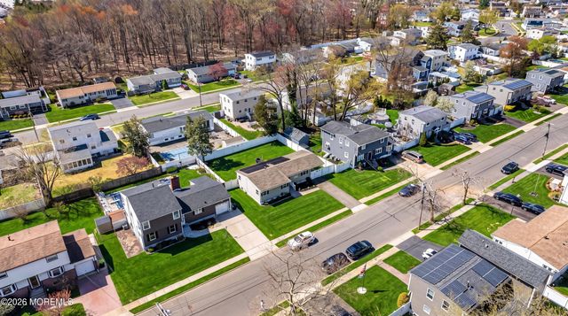 27 Lafayette Drive, Hazlet, NJ 07730
