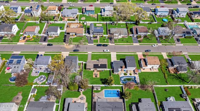 27 Lafayette Drive, Hazlet, NJ 07730