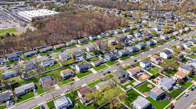 27 Lafayette Drive, Hazlet, NJ 07730