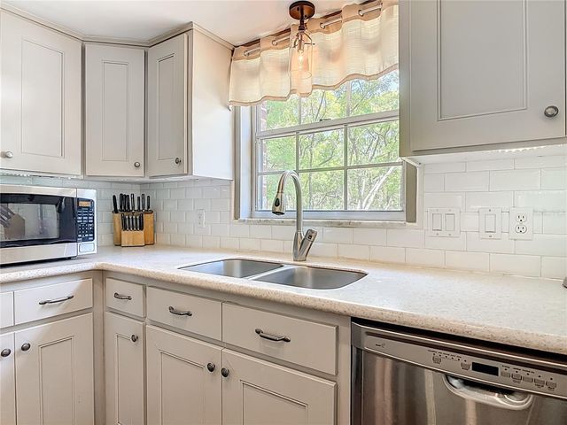 4525 AUDUBON AVENUE, De Leon Springs, FL 32130