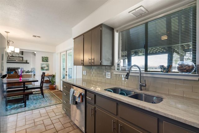 141 Perry LN, Kingsland, TX 78639