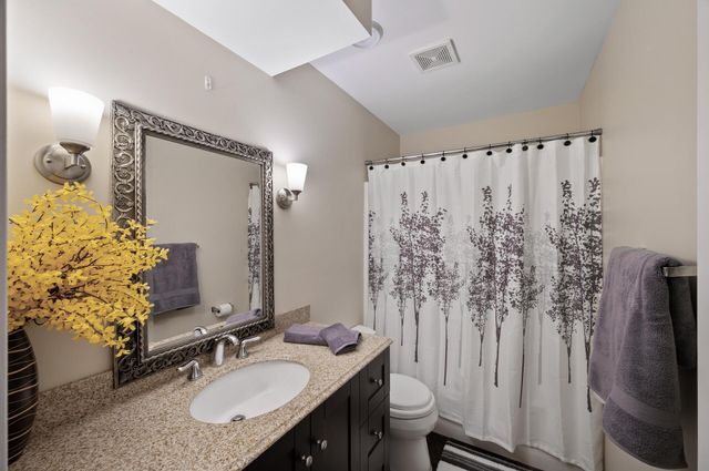 38104 Everton Avenue, North Branch, MN 55056