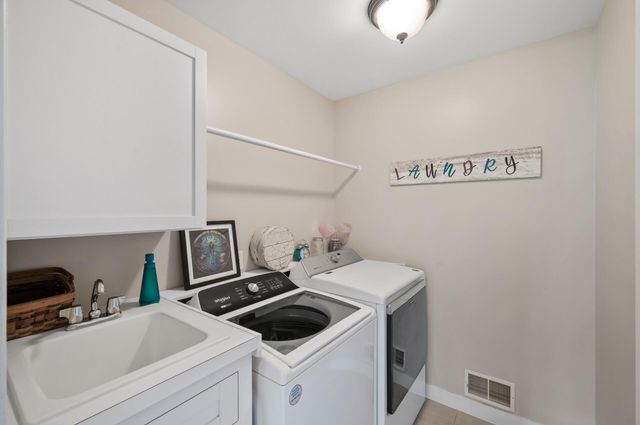 38104 Everton Avenue, North Branch, MN 55056
