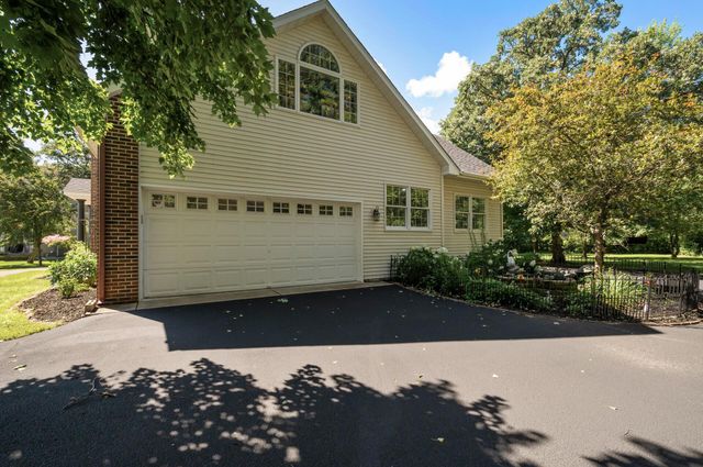 38104 Everton Avenue, North Branch, MN 55056