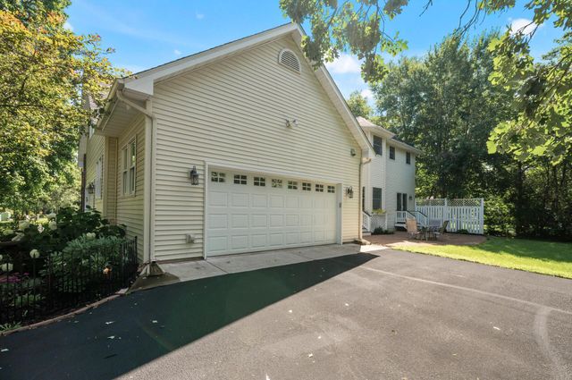 38104 Everton Avenue, North Branch, MN 55056