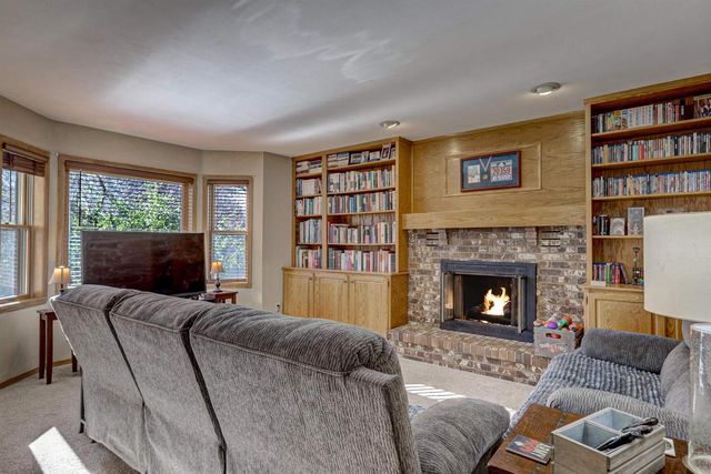 624 S KELLER PARK DRIVE, Appleton, WI 54914