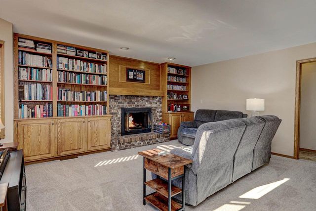 624 S KELLER PARK DRIVE, Appleton, WI 54914