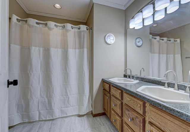 624 S KELLER PARK DRIVE, Appleton, WI 54914