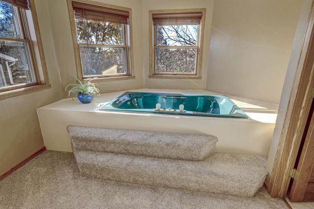 624 S KELLER PARK DRIVE, Appleton, WI 54914