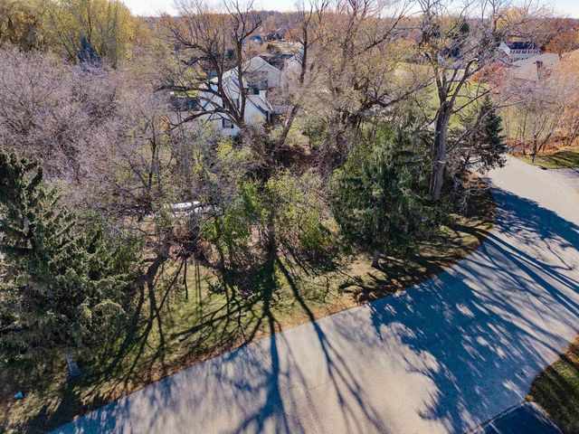 624 S KELLER PARK DRIVE, Appleton, WI 54914