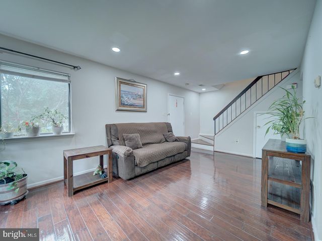 5674 OAK TANAGER CT, Burke, VA 22015