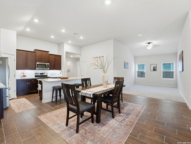 953 Willowbrook, New Braunfels, TX 78130
