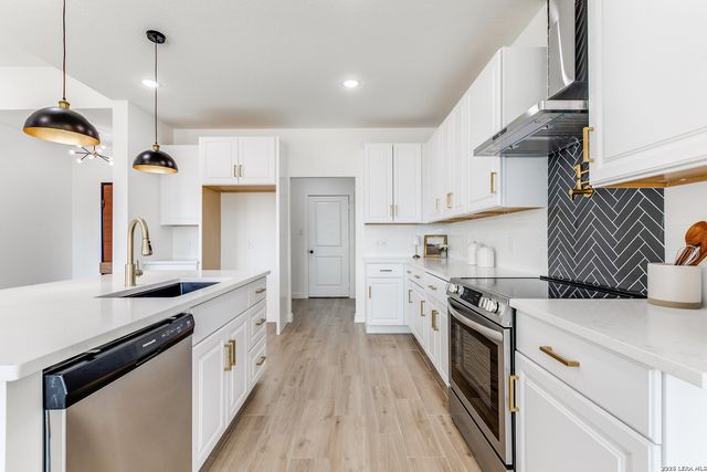 12910 Pueblo Nuevo Dr, Atascosa, TX 78002