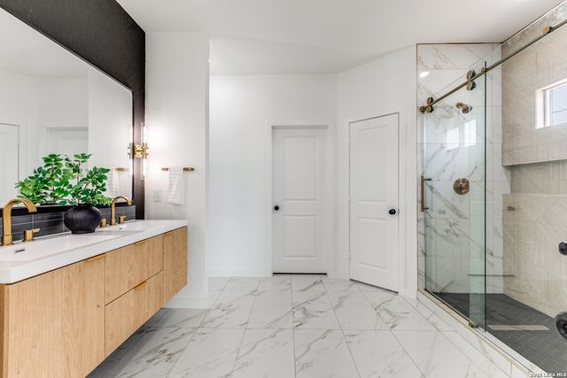 12910 Pueblo Nuevo Dr, Atascosa, TX 78002