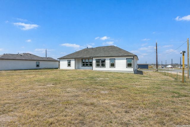 12910 Pueblo Nuevo Dr, Atascosa, TX 78002