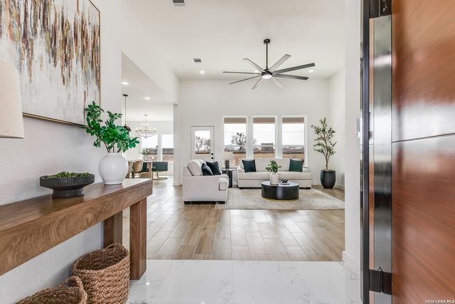 12910 Pueblo Nuevo Dr, Atascosa, TX 78002