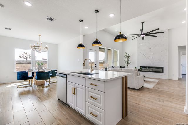 12910 Pueblo Nuevo Dr, Atascosa, TX 78002