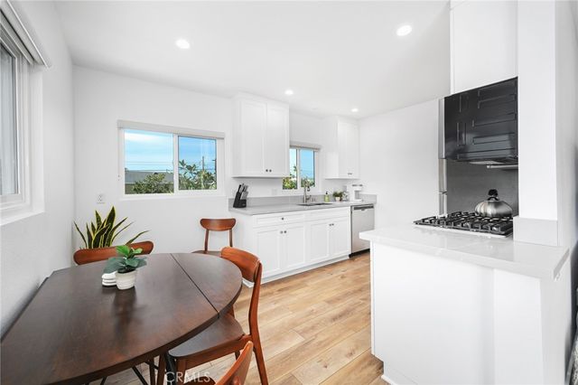 205 42nd Street, Newport Beach, CA 92663