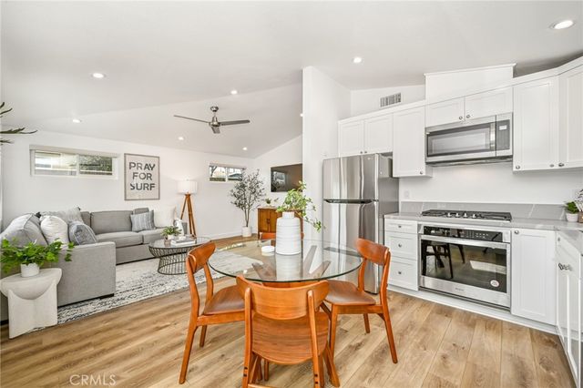 205 42nd Street, Newport Beach, CA 92663