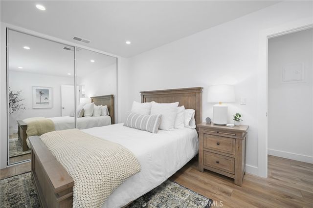205 42nd Street, Newport Beach, CA 92663