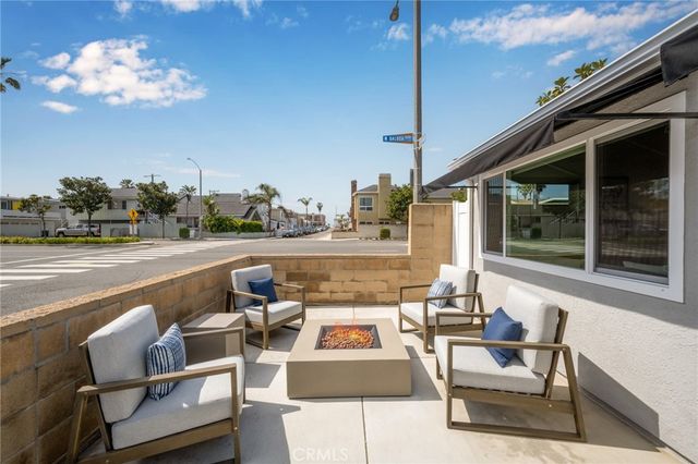 205 42nd Street, Newport Beach, CA 92663