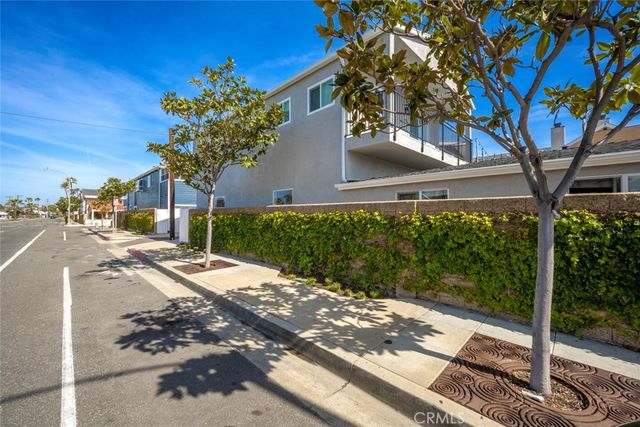 205 42nd Street, Newport Beach, CA 92663
