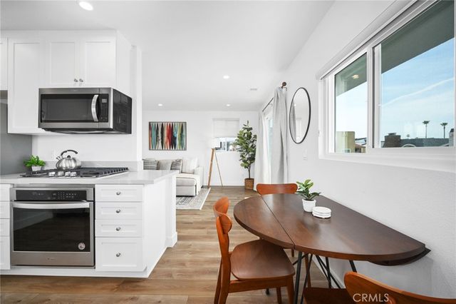 205 42nd Street, Newport Beach, CA 92663