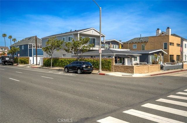 205 42nd Street, Newport Beach, CA 92663