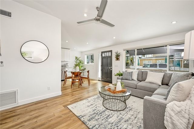 205 42nd Street, Newport Beach, CA 92663