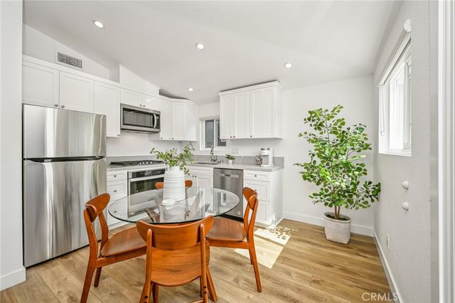205 42nd Street, Newport Beach, CA 92663
