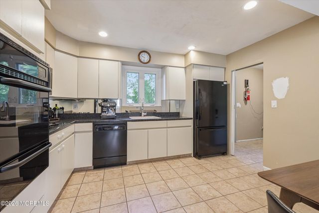 4 Wylie Terrace, Morganville, NJ 07751
