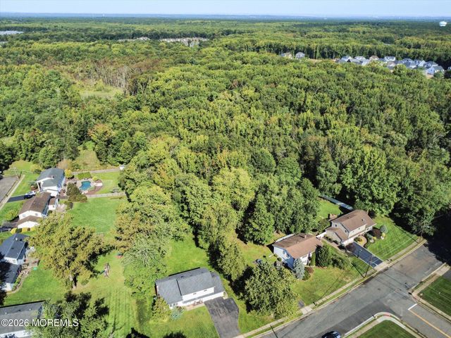 4 Wylie Terrace, Morganville, NJ 07751