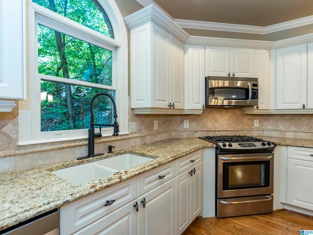 1207 LAKE FOREST CIRCLE, Hoover, AL 35244