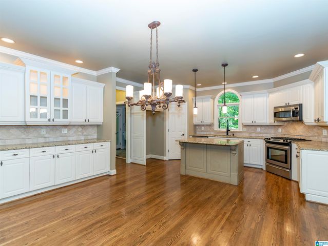 1207 LAKE FOREST CIRCLE, Hoover, AL 35244