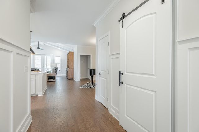 8896 Little Pine Lane, Ooltewah, TN 37363