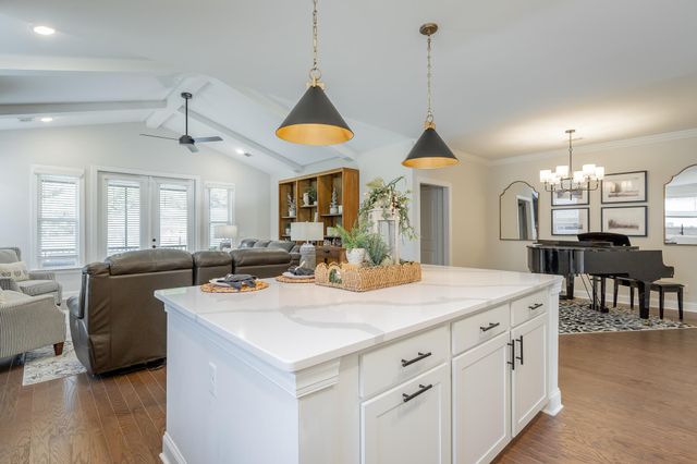 8896 Little Pine Lane, Ooltewah, TN 37363