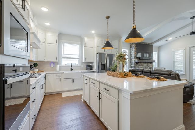 8896 Little Pine Lane, Ooltewah, TN 37363