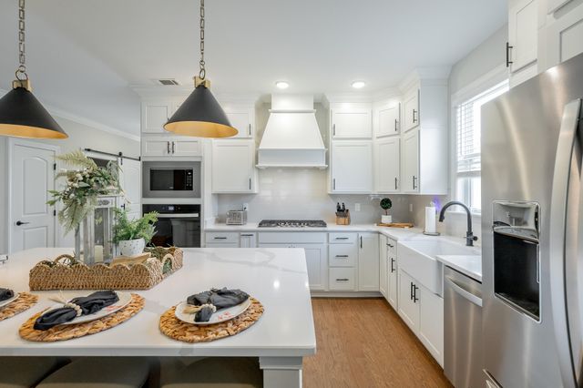 8896 Little Pine Lane, Ooltewah, TN 37363