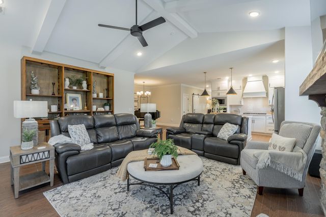 8896 Little Pine Lane, Ooltewah, TN 37363