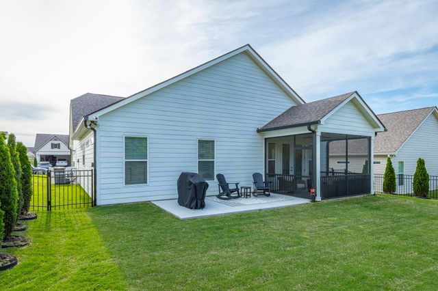 8896 Little Pine Lane, Ooltewah, TN 37363