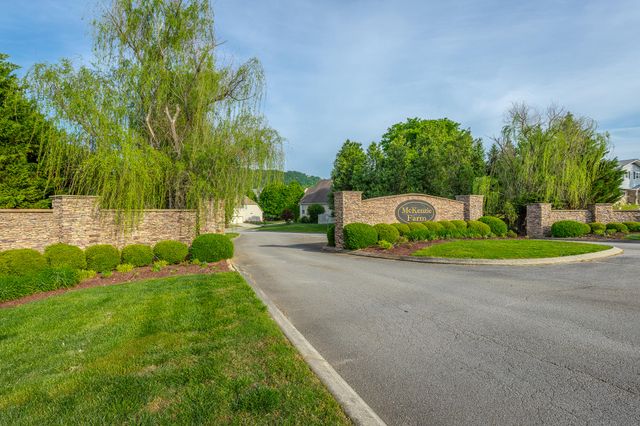 8896 Little Pine Lane, Ooltewah, TN 37363