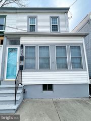 325 N BURLINGTON ST #2, Gloucester City, NJ 08030