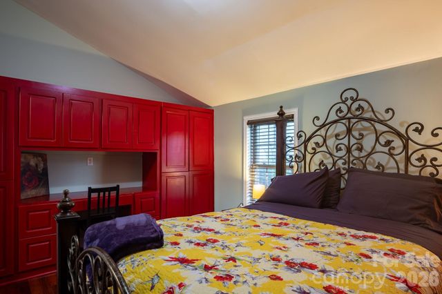 611 W Iredell Avenue, Mooresville, NC 28115