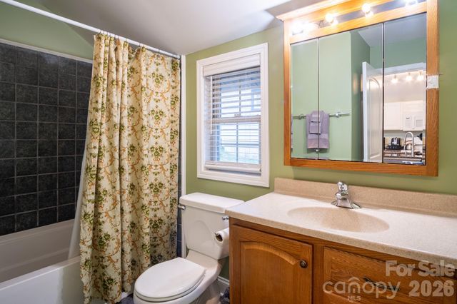 611 W Iredell Avenue, Mooresville, NC 28115