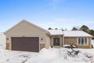 7000 Camelback Drive, Rockford, MI 49341