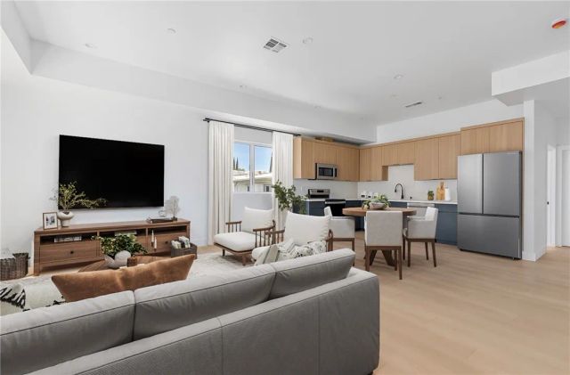 2637 S Garth 6, Los Angeles, CA 90034