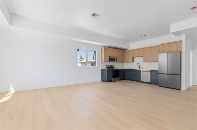 2637 S Garth 6, Los Angeles, CA 90034
